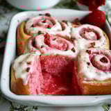 Vegane pinke Zimtschnecken